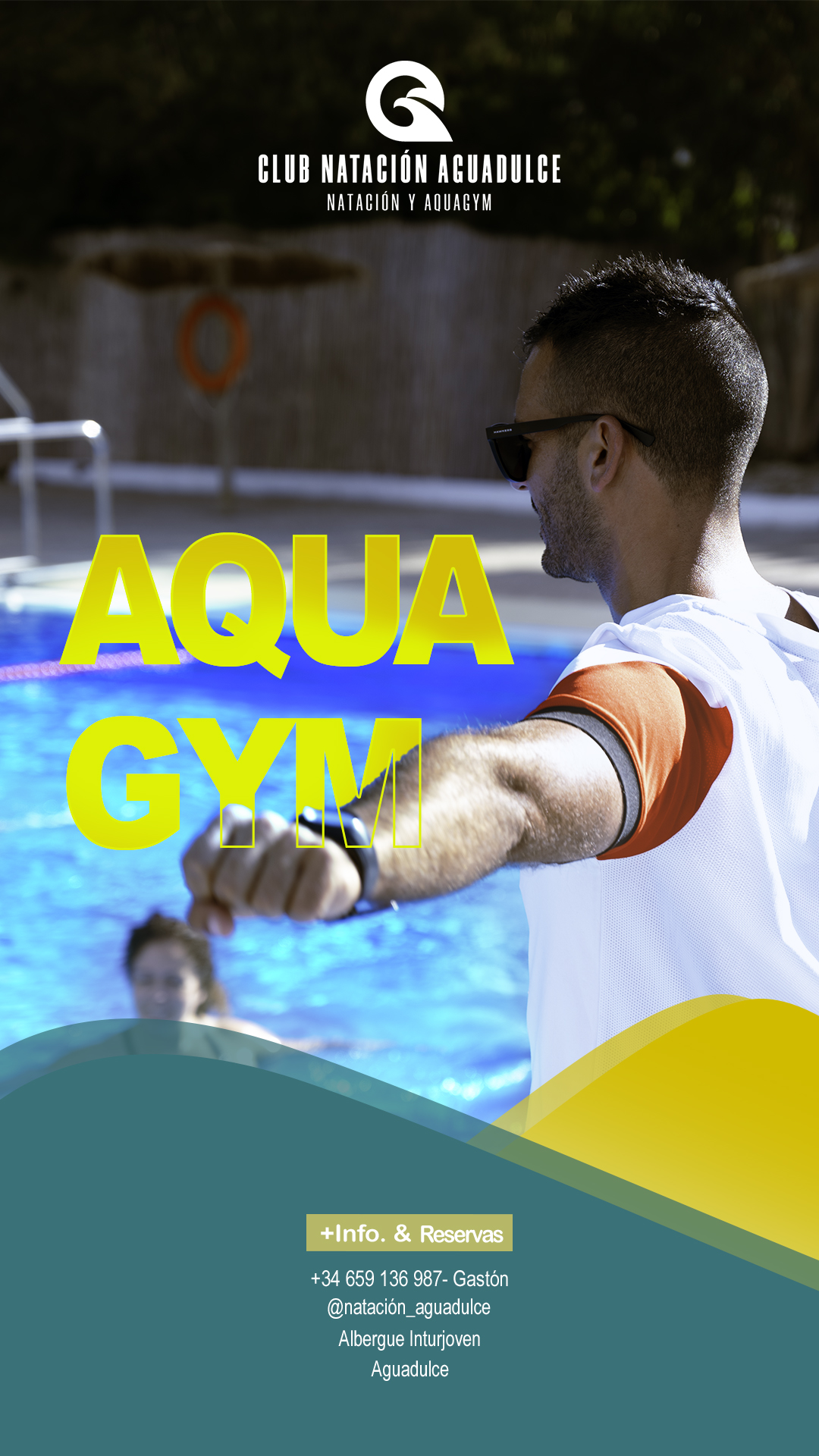 Participantes en una clase de Aquagym en Aguadulce